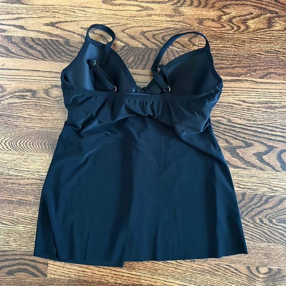 Miraclesuit Marina Black Underwire Plunge Tankini Top Women's Size 10